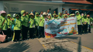 OUTING CLASS, SDIT AL-IMAM KUNJUNGI PT KAI DAN ISLAMIC CENTER CIREBON